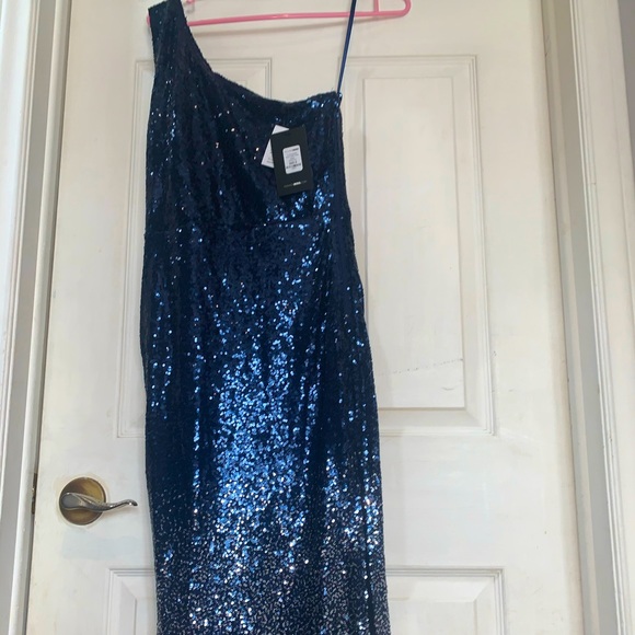 Fashion nova sequin dress 💙💫 ✨ - Picture 7 of 7